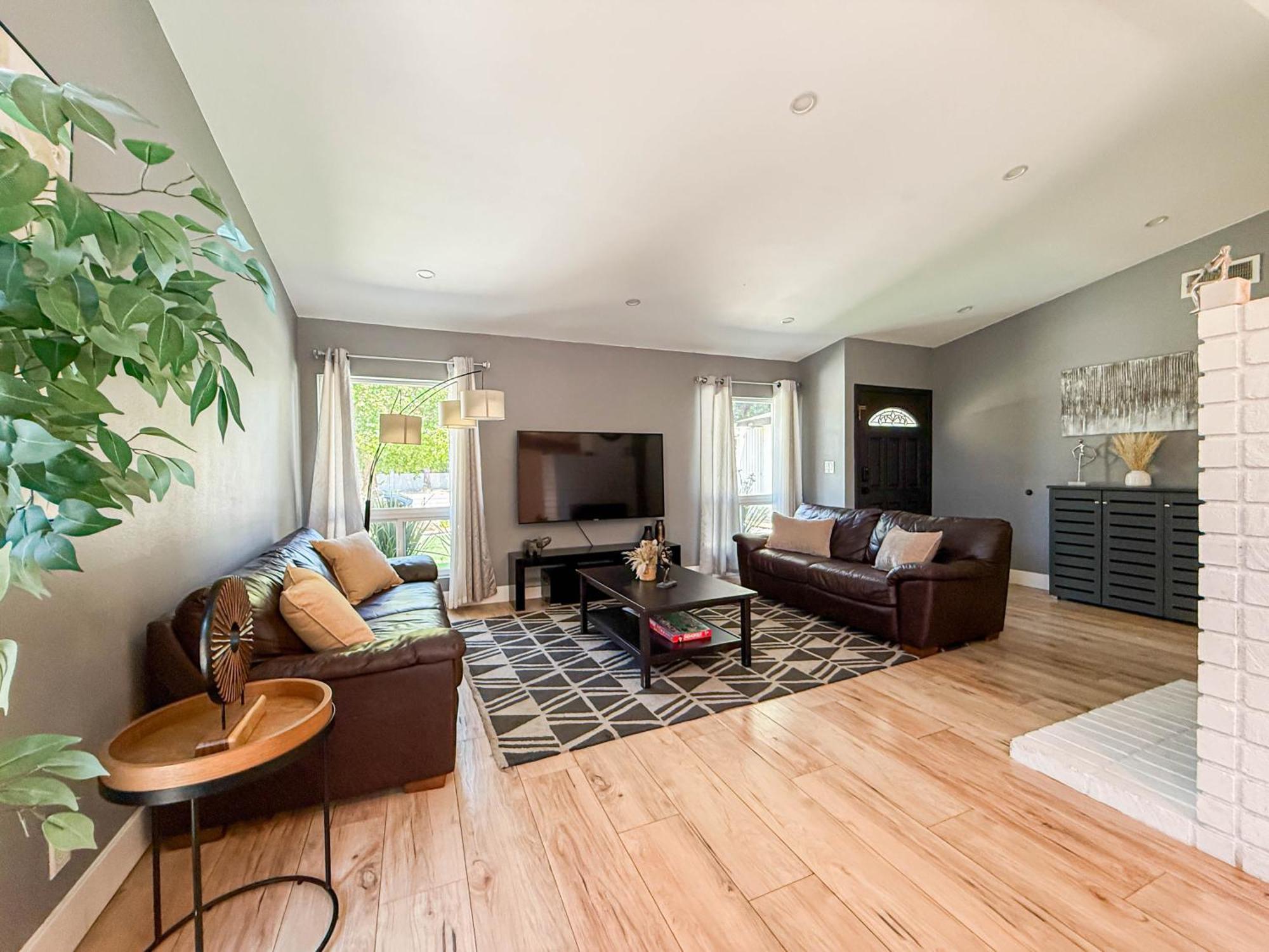 Luxurious 4Br House With Swimming Pool -Fb Villa Los Angeles Bagian luar foto